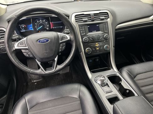 Used 2017 Ford Fusion SE image 13