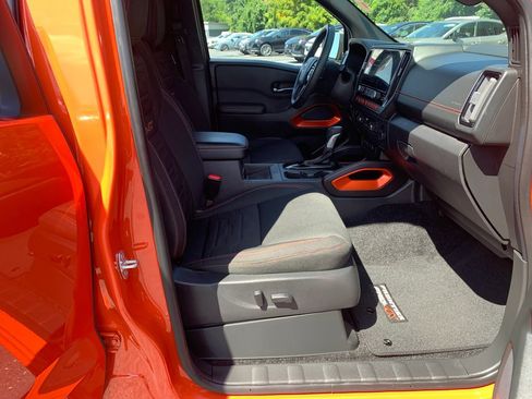 Used 2025 Nissan Frontier PRO-4X w/ Pro Convenience Package AWD/4WD image 31
