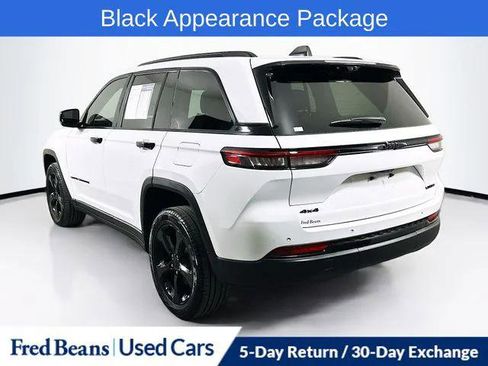 Certified 2024 Jeep Grand Cherokee Limited w/ Luxury Tech Group II image 5