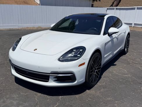 Used 2017 Porsche Panamera image 3