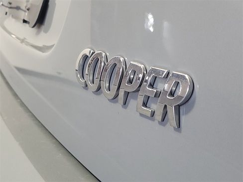 Used 2019 MINI Cooper 2-Door Hardtop image 7