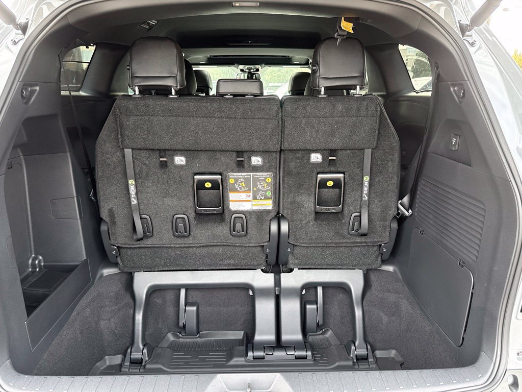 New 2026 Toyota Sienna XLE Woodland Edition AWD/4WD image 10