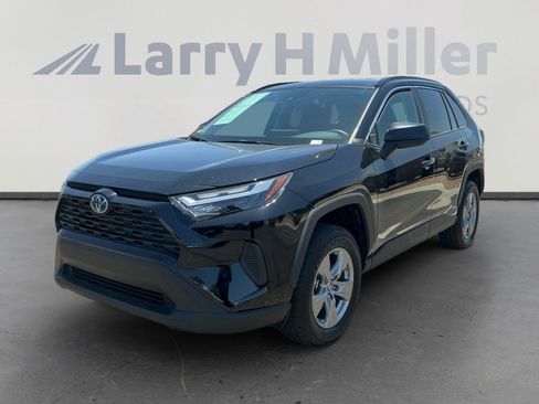 Used 2024 Toyota RAV4 LE AWD/4WD image 1