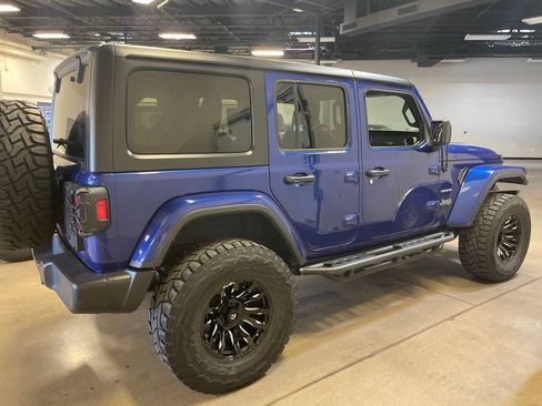 Used 2019 Jeep Wrangler Unlimited Sahara AWD/4WD image 14