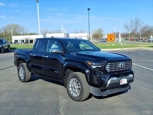 Certified 2025 Toyota Tacoma Limited AWD/4WD image 1