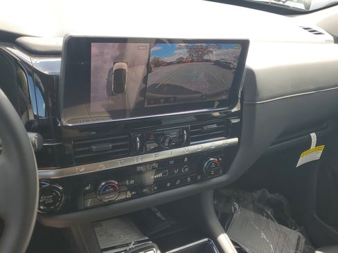 New 2026 Nissan Pathfinder SL image 13