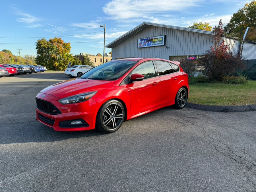 Used 2016 Ford Focus ST w/ Equipment Group 401A FWD image 1