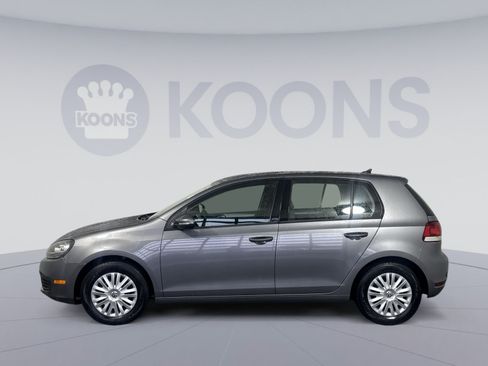 Used 2013 Volkswagen Golf 4-Door FWD image 2