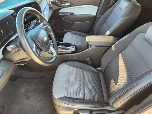 Certified 2024 Chevrolet Trax LT w/ Sunroof Package image 14