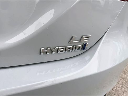 Used 2024 Toyota Camry LE image 9