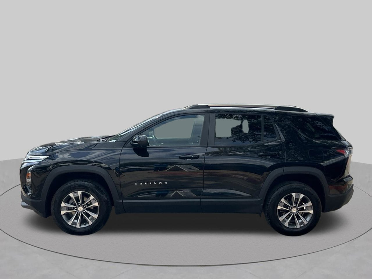 Used 2025 Chevrolet Equinox LT w/ Convenience Package II FWD image 2