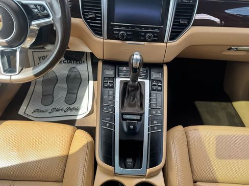 Used 2016 Porsche Macan S image 21