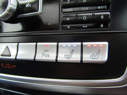 Used 2015 Mercedes-Benz GL 550 4MATIC image 33
