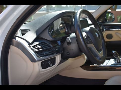 Used 2016 BMW X5 xDrive40e AWD/4WD image 15