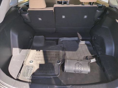 Used 2022 Toyota RAV4 LE image 6