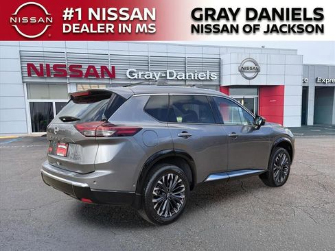 New 2026 Nissan Rogue Platinum w/ Platinum Premium Package image 2