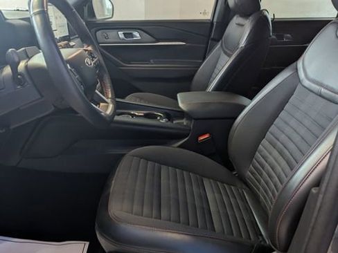 Used 2025 Ford Explorer ST-Line image 13