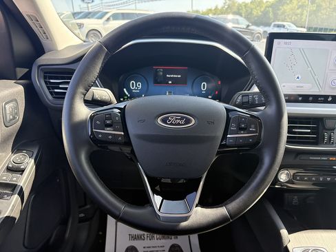 Used 2024 Ford Escape Platinum AWD/4WD image 25