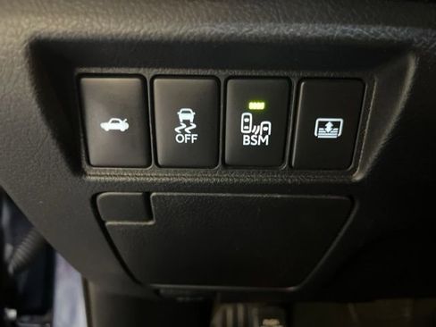 Used 2014 Toyota Avalon Limited w/ Technology Package FWD image 16
