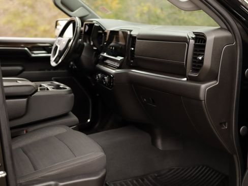 Used 2022 Chevrolet Silverado 1500 LT image 30