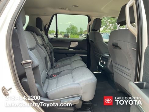 Used 2025 Ford Expedition Active AWD/4WD image 16
