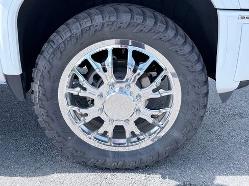 Used 2025 GMC Sierra 3500 Denali w/ Denali Reserve Package AWD/4WD image 37