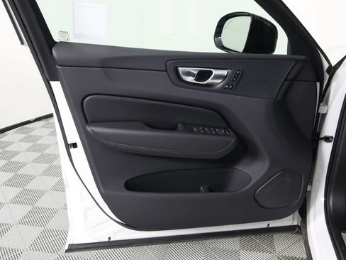 Certified 2025 Volvo XC60 T8 Core w/ Protection Package Premier AWD/4WD image 17
