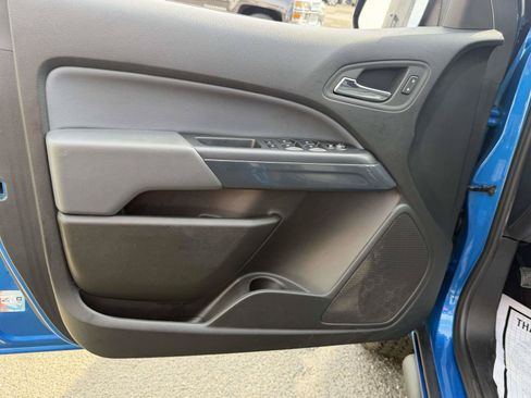 Used 2022 Chevrolet Colorado Z71 AWD/4WD image 17