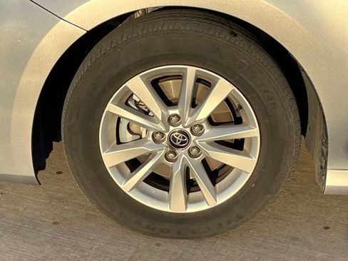 Used 2025 Toyota Camry LE FWD image 4