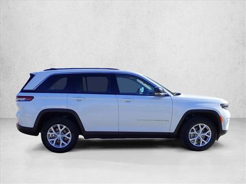 Used 2022 Jeep Grand Cherokee Limited image 5