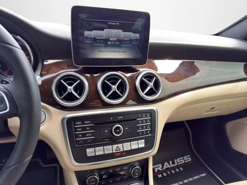 Used 2018 Mercedes-Benz CLA 250 image 22