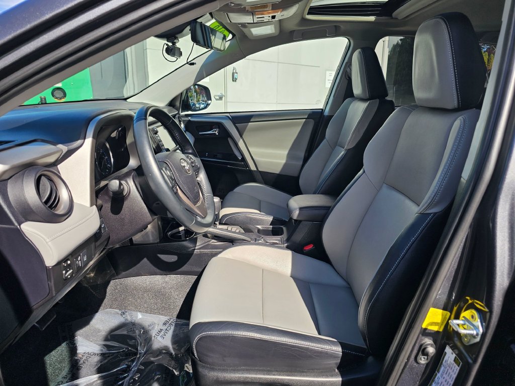 Used 2016 Toyota RAV4 Limited w/ Advanced Technology Package AWD/4WD image 19