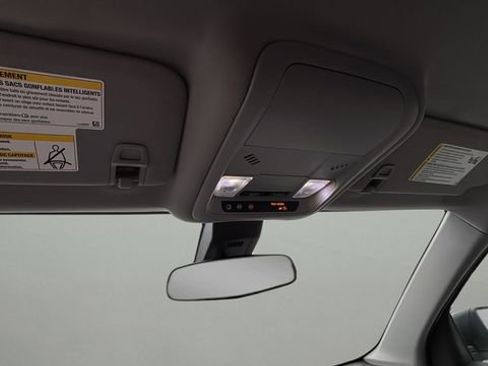 Used 2021 Chevrolet Equinox LS w/ LS Convenience Package image 27