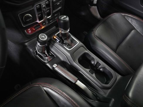 Used 2018 Jeep Wrangler Unlimited Rubicon AWD/4WD image 29