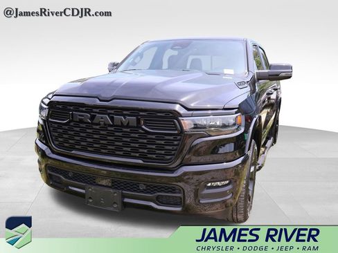 Used 2025 RAM 1500 Big Horn AWD/4WD image 3