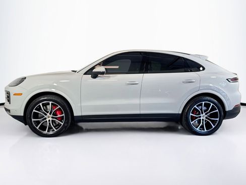 Used 2024 Porsche Cayenne S AWD/4WD image 8