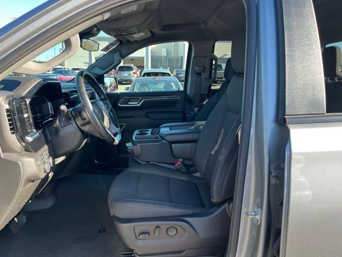 Used 2025 Chevrolet Silverado 1500 LT image 36