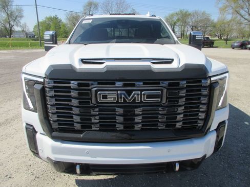 New 2026 GMC Sierra 3500 Denali Ultimate AWD/4WD image 12