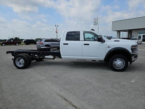 New 2026 RAM 5500 Tradesman AWD/4WD image 39