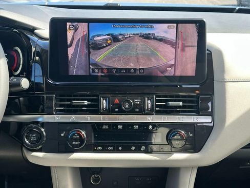 Used 2026 Nissan Pathfinder SL AWD/4WD image 8