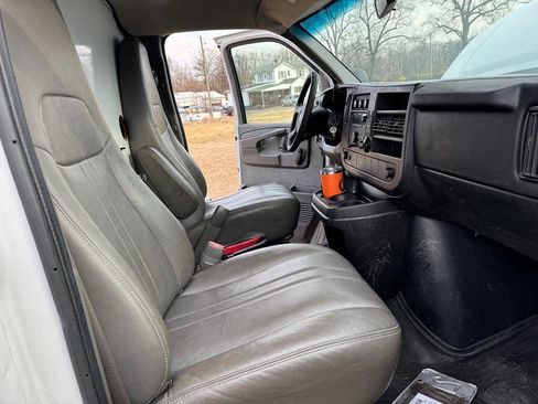 Used 2014 Chevrolet Express 3500 RWD image 14