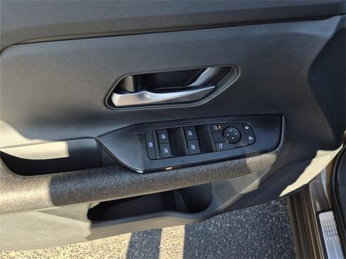 New 2025 Nissan Kicks SV w/ Illumination Package image 8