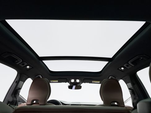 Used 2023 Volvo XC60 T8 Ultimate w/ Climate Package image 19