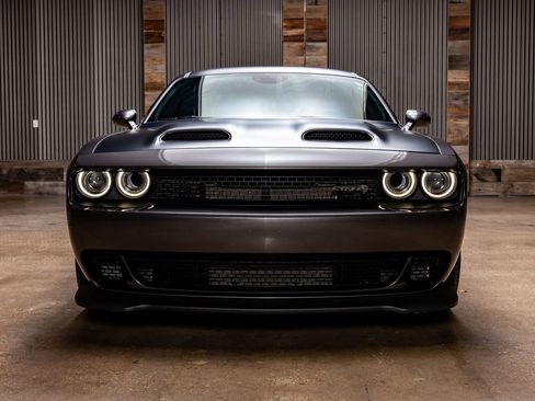 Used 2021 Dodge Challenger SRT Hellcat image 2