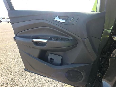 Used 2017 Ford Escape SE w/ Equipment Group 201A image 9