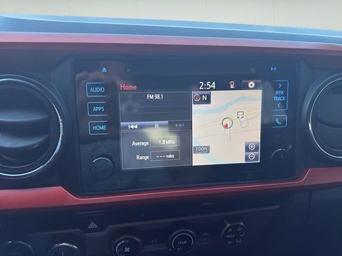 Used 2017 Toyota Tacoma TRD Off-Road w/ Tow Package (A/T) image 13