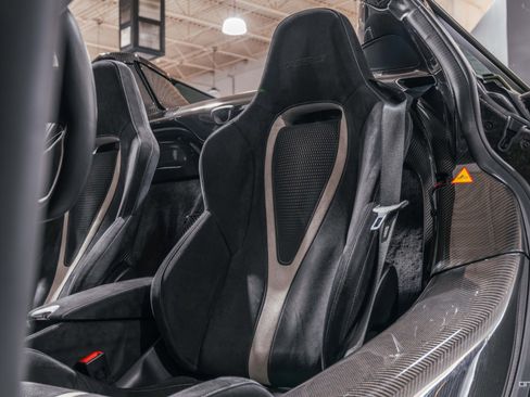 Used 2022 McLaren 765LT image 2