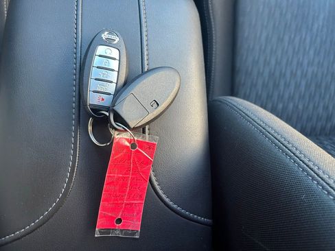 Used 2020 Nissan Rogue SV w/ Sun & Sound Touring Package image 54