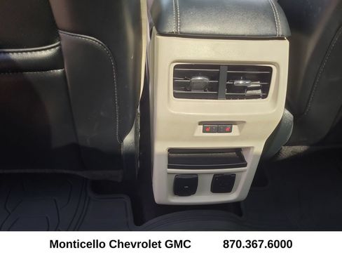 Used 2015 Ford Edge Titanium w/ Equipment Group 302A AWD/4WD image 32