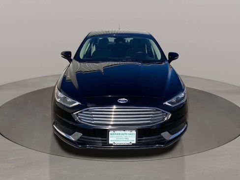 Used 2018 Ford Fusion SE w/ Fusion SE Technology Package image 9
